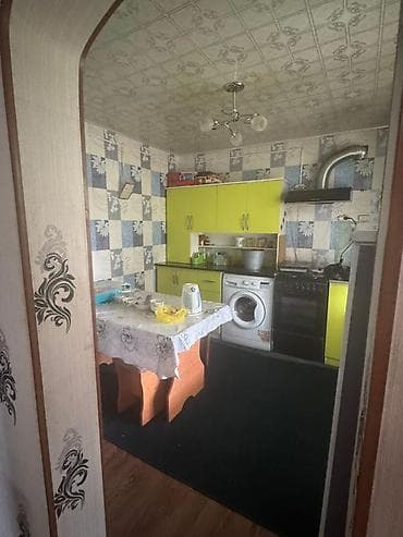 кызыл бирдик: Токтогул шаарынан там сатылат, жакшы абалда, 5 болмолуу барачный тип — 8