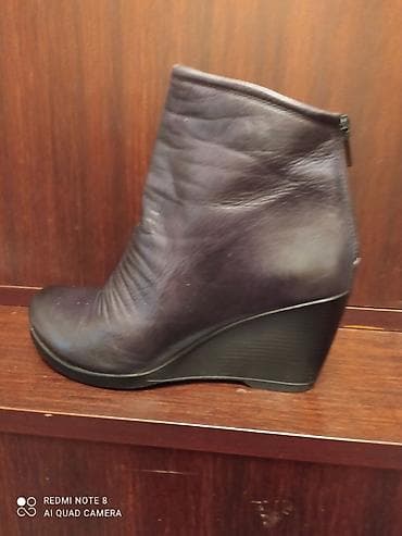 Угги: Продаю дёшево кожаные демисезонные полусапожки, в отличном состоянии — 1