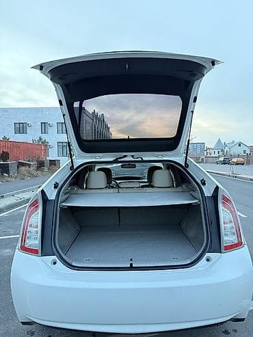 Продажа авто: Toyota Prius: 2015 г., 1.8 л, Вариатор, Гибрид, Хэтчбэк — 10