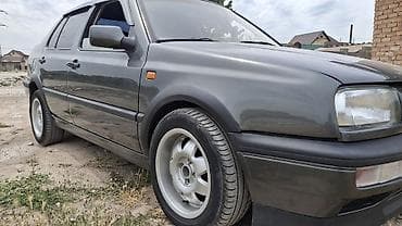 Volkswagen Jetta: 1993 г., 1.8 л, Механика, Бензин, Седан — 4