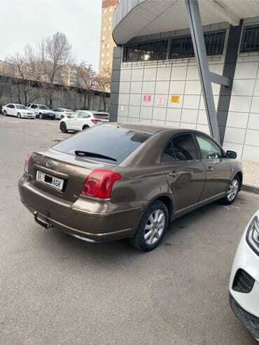 домкраты на авто: Toyota Avensis: 2004 г., 1.8 л, Механика, Газ, Хэтчбэк — 3
