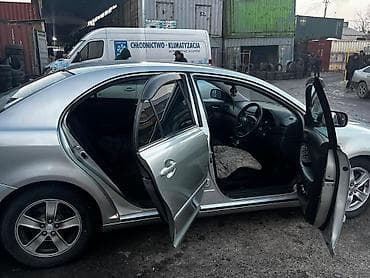 армянский авто: Toyota Avensis: 2004 г., 2 л, Автомат, Бензин, Седан — 6