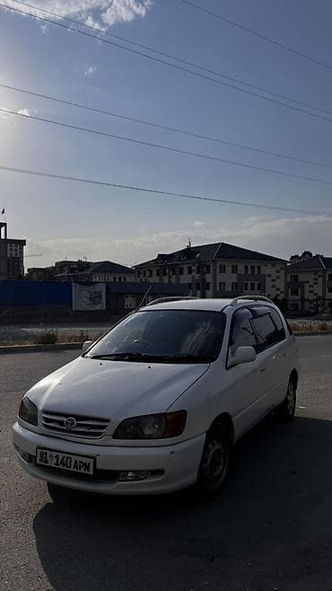 mini v: Toyota Ipsum: 2000 г., 2 л, Автомат, Бензин, Минивэн — 4
