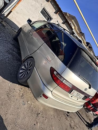 Toyota Previa: 2001 г., 2.4 л, Механика, Газ, Минивэн