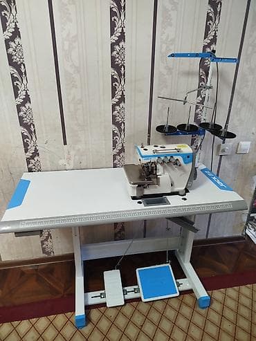 nuova simonelli: Швейная машина Jack, Оверлок, Полуавтомат — 3