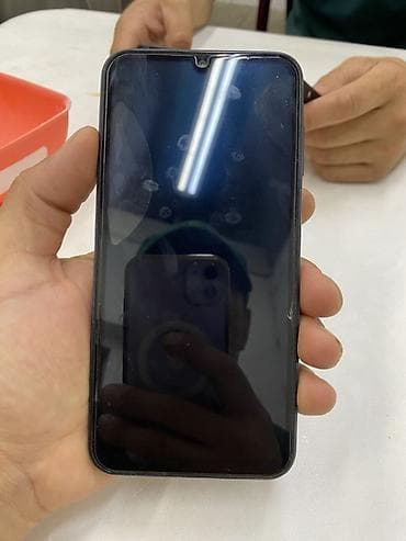 samsung s9: Смартфон Samsung (синие/фиолетовые грани и спинка), серия с тройной — 1