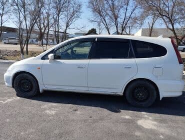 средний кузов да: Honda Stream: 2002 г., 2 л, Автоматические, Бензин, Универсал — 3