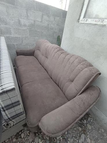 small table: Прямой диван, Б/у — 3