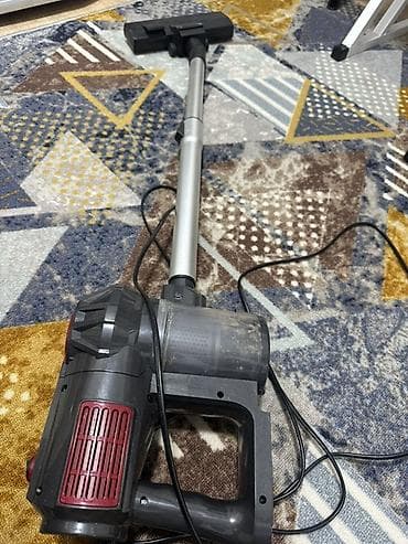 промышленный пылесос в аренду: Вертикальный пылесос ручного типа с циклонной технологией. - — 1