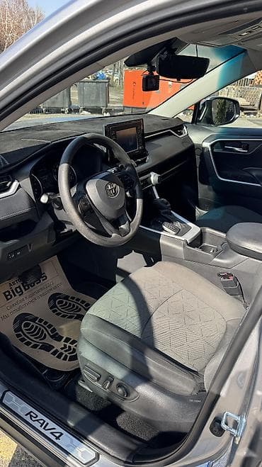 outback 2017: Toyota RAV4: 2022 г., Автомат, Бензин, Кроссовер — 7