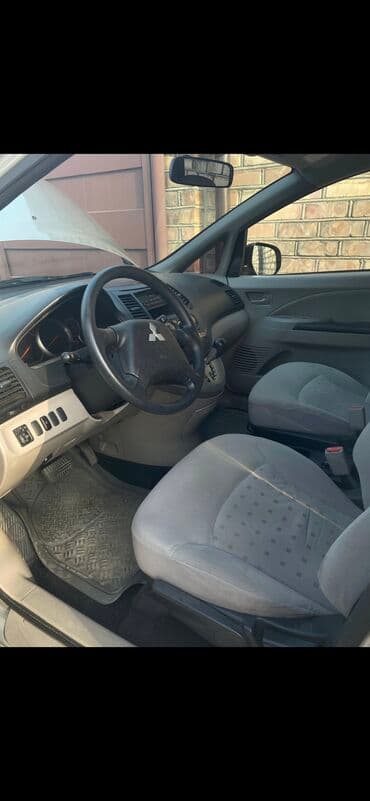 авто в рассрочку без банка без первоначального взноса в бишкеке: Mitsubishi Grandis: 2010 г., 2.4 л, Автомат, Бензиновая, Минивэн — 7