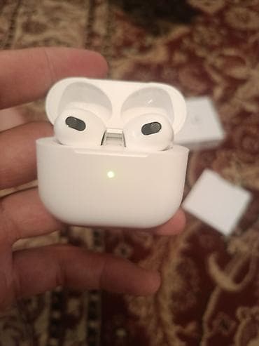Беспроводные наушники-вкладыши Apple AirPods (поколение с укороченной — 1