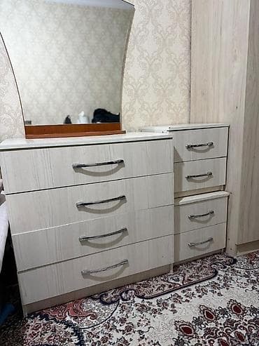 камоды с зеркалом: Туалетный столик, С зеркалом, ЛДСП — 1