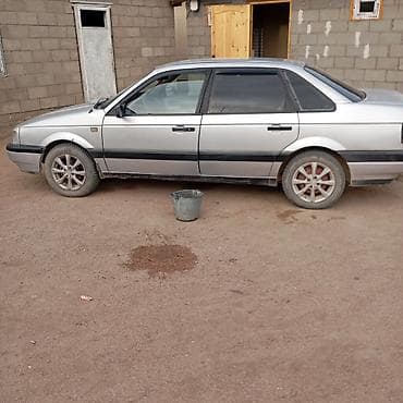 Транспорт: Volkswagen Passat: 1989 г., 1.8 л, Кол менен иштөөчү, Бензин, Седан — 3