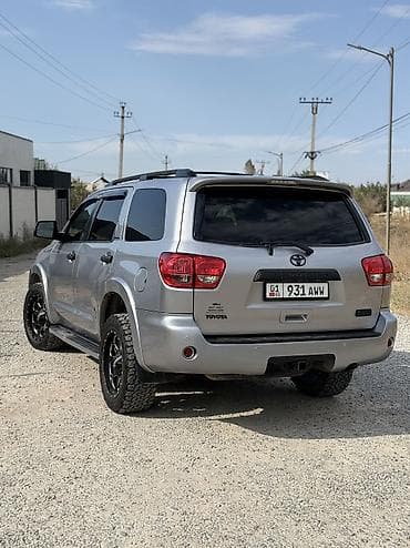 тайота из: Toyota Sequoia: 2010 г., 5.7 л, Автомат, Бензин, Внедорожник — 2