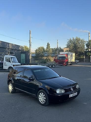 Унаа сатуу: Volkswagen Golf: 2002 г., 1.6 л — 2