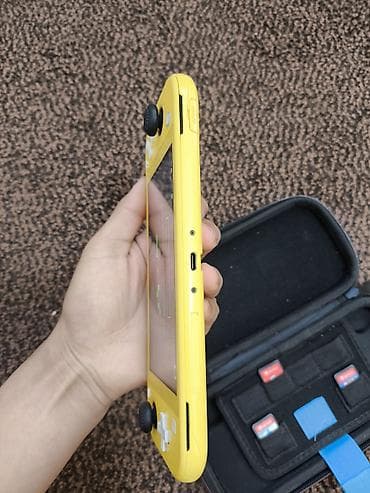 huawei p30 lite: Продаю Nintendo Switch Lite, в хорошем состоянии, зарядку держит — 4