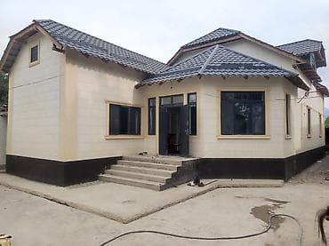 Арендага эки этаждуу үй берилет узак мөөнөткө. Биринчи этажда 6