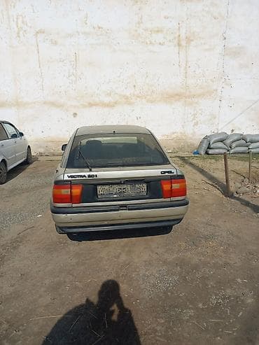 kia stringer: Opel Vectra: 1992 г., 2 л, Автомат, Бензин, Хэтчбэк — 4