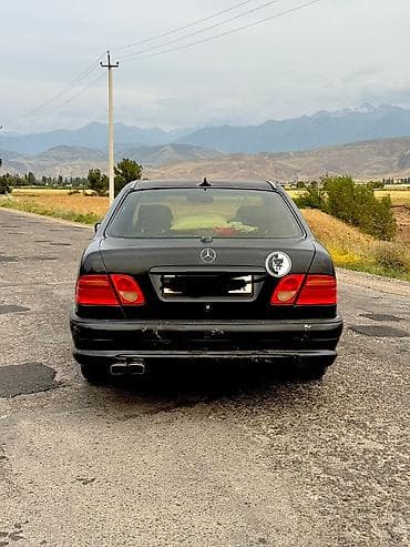 e 302: Mercedes-Benz E-Class: 1995 г., Седан — 6