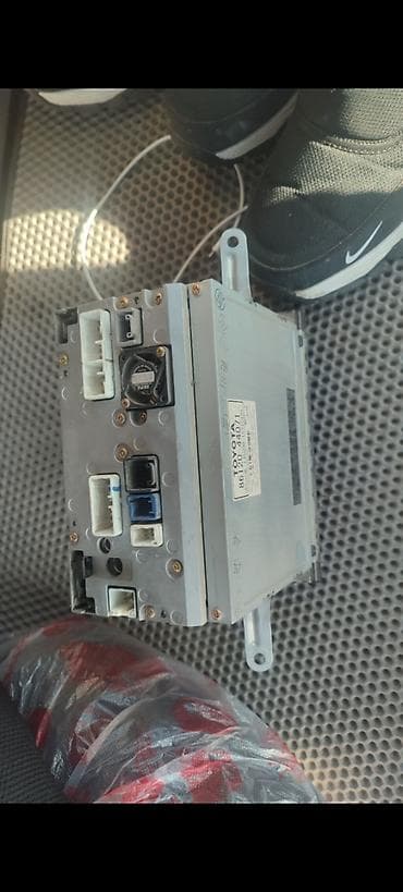 ио пинин: Штатная мультимедийная магнитола Toyota Ипсум с навигацией (VOICE — 3