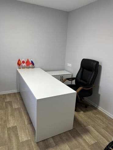 Стол компьютерный новый брали дорого