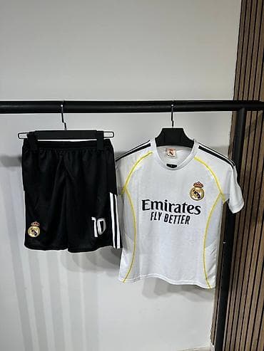 форма детская футбольная: Детская футбольная форма Real Madrid: футболка и шорты. Комплект — 1