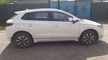 4 vd: BYD E2: 2024 г., Автомат, Электромобиль, Хэтчбэк — 6
