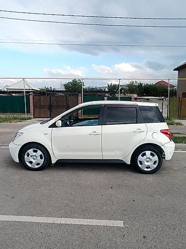 Toyota Ist: 2003 г., 1.5 л, Автомат, Бензин, Хэтчбэк