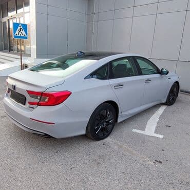 Продажа авто: Honda Accord: 2018 г., 2 л, Вариатор, Гибрид, Седан — 5