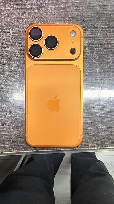 IPhone 17 Pro, Б/у, 256 ГБ, Оранжевый, Зарядное устройство, Защитное стекло, Чехол, 97 %