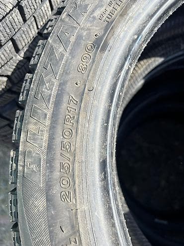 7 5j: Шины 205 / 50 / R 17, Зима, Б/у, Комплект, Легковые, Япония, Bridgestone — 4