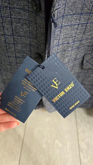 Жеке буюмдар: Продаю классический пиджак Victor Enzo. Новый, брали за 7200 сом — 2