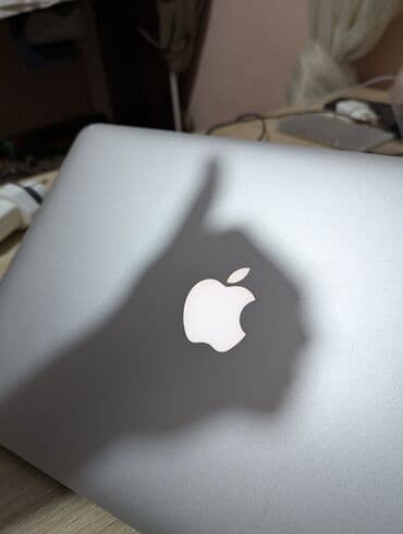 экран ноутбука: Ноутбук, Apple, 8 ГБ ОЗУ, Intel Core i5, 13.3 ", Б/у, Для работы, учебы, память SSD — 25