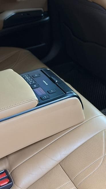 Lexus ES: 2019 г., 2.5 л, Вариатор, Гибрид, Седан — 10