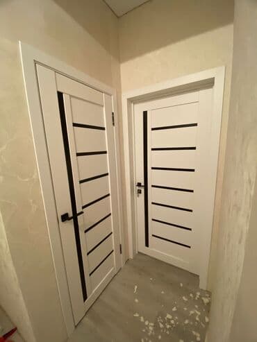 Межкомнатная дверь со стеклом, цвет - Белый