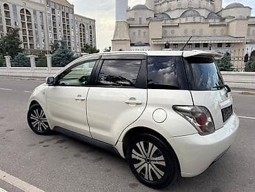 портер рядом: Toyota Ist: 2003 г., 1.5 л, Автомат, Бензин, Хэтчбэк — 3
