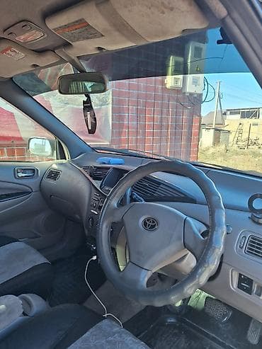 corolla 2022: Toyota Prius: 2000 г., 1.5 л, Вариатор, Гибрид, Седан — 5