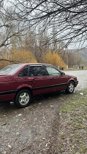 Volkswagen: Volkswagen Passat: 1988 г., 1.8 л, Механика, Бензин, Седан — 3