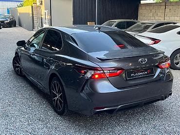Toyota Camry: 2021 г., 2.5 л, Автомат, Бензин, Седан — 5