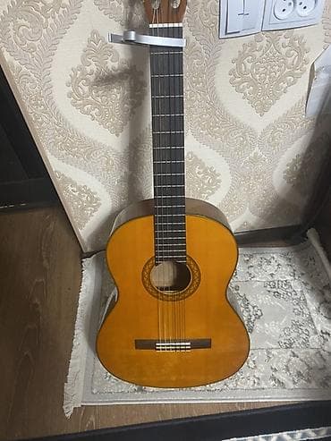 Классическая гитара Yamaha C70 - Полноразмерная классическая модель