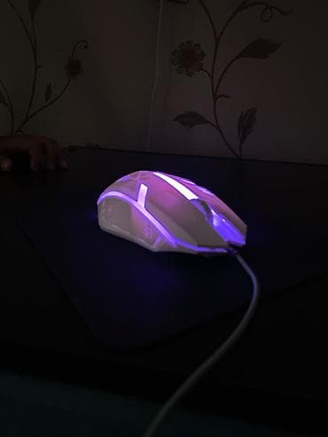 каврик: Проводная игровая мышь, белая, с RGB‑подсветкой. коврик в подарок — 3