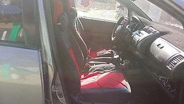 Honda Fit: 2002 г., 1.4 л, Ручные, Бензин, Хэтчбэк