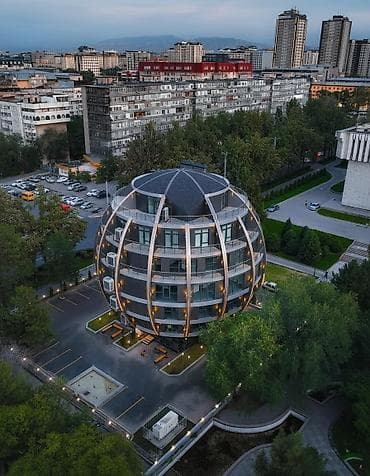 Аренда офисов, 410 м², В бизнес центре, 1 линия, С отдельной кухней, С отдельным входом