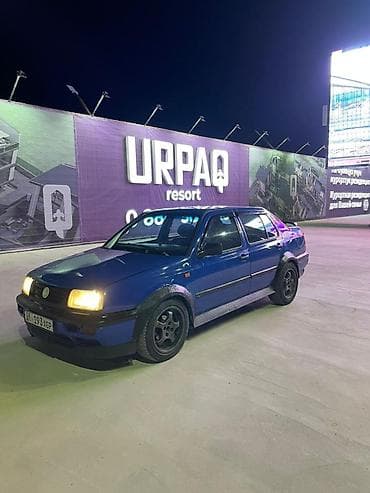 nissan march заднее крыло: Volkswagen Vento: 1993 г., 1.8 л, Ручные, Бензин, Седан — 4