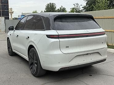byd leopard 3: Lixiang L6: 2024 г., Автомат, Гибрид, Кроссовер — 9