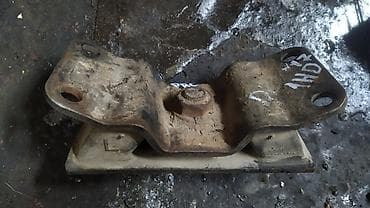 Подушка коробки передач Toyota Б/у, Оригинал at lalafo.kg Подушка коробки передач Toyota Б/у, Оригинал