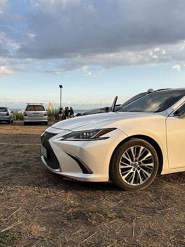 Lexus ES: 2021 г., 2.5 л, Автомат — 2