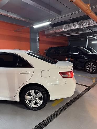 2011: Toyota Camry: 2011 г., 2.5 л, Бензин, Седан — 7