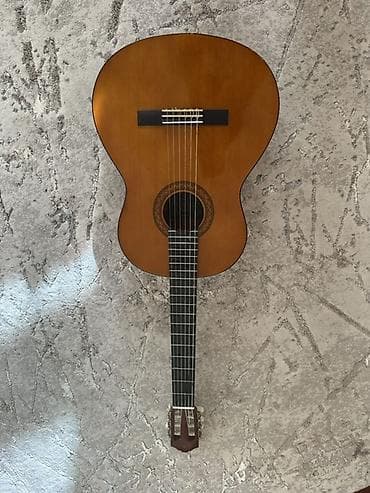маленький гитара: Классическая гитара Yamaha C40 - Полноразмерная классическая модель с — 2